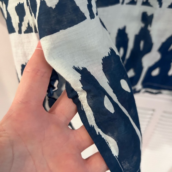 Madison Matthew’sv neck  Ikat Tunic - Picture 4 of 6